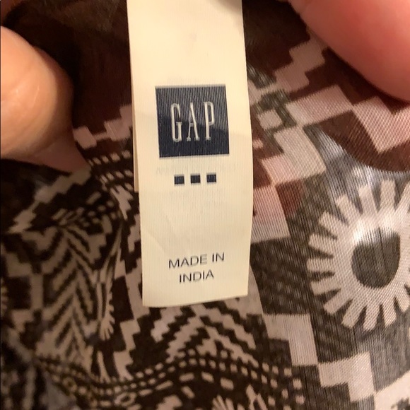NWOT Gap Chocolate & Ivory Geometric-Print Scarf! - Picture 3 of 5